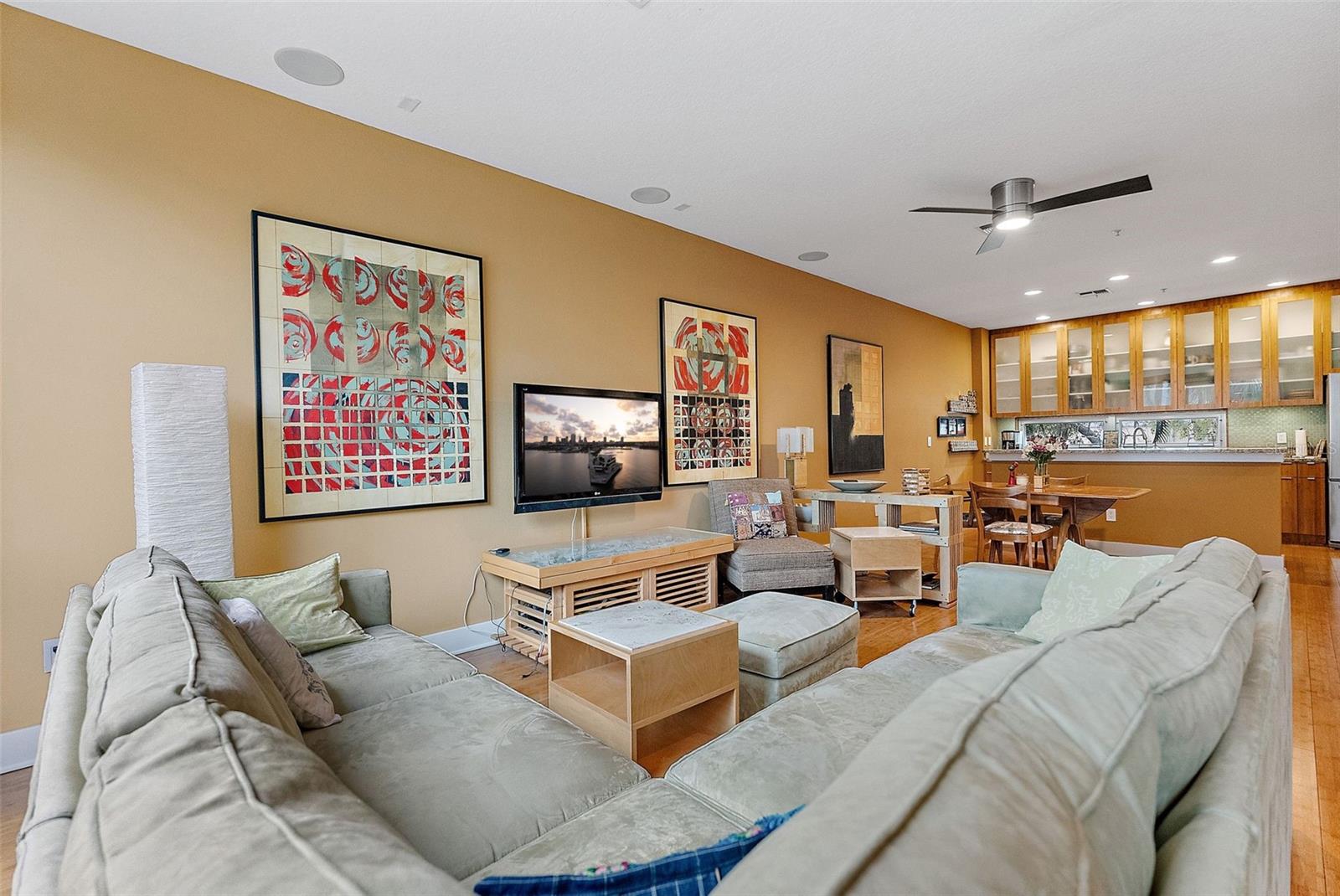 325 5TH Ave #10 ST PETERSBURG, FL 33701