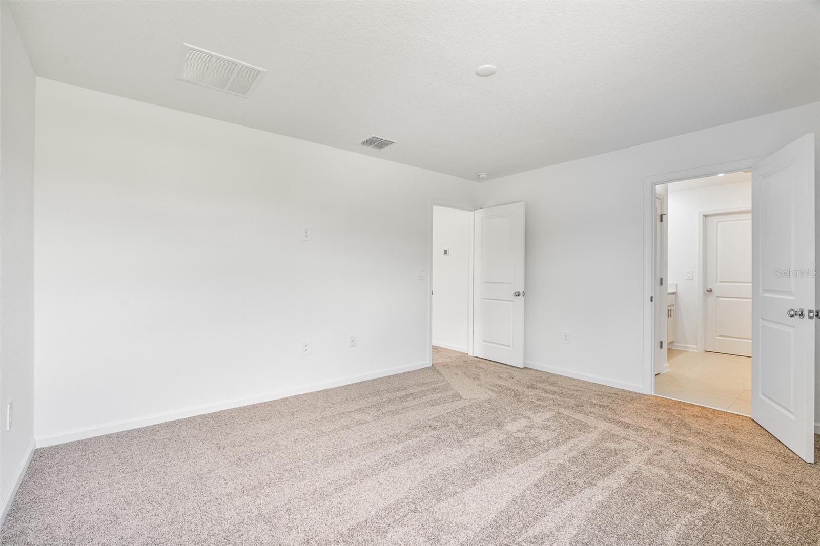 5625 GINGHAM Dr KISSIMMEE, FL 34758