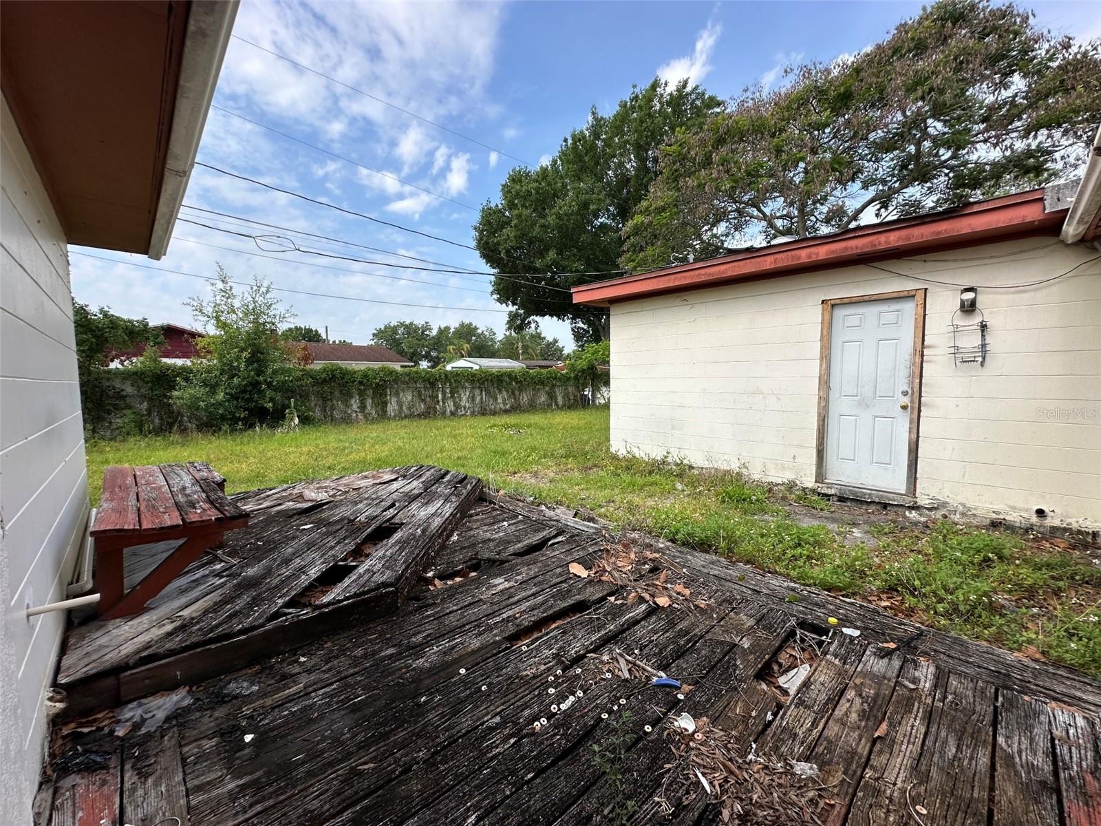 2722 W OAK St KISSIMMEE, FL 34741