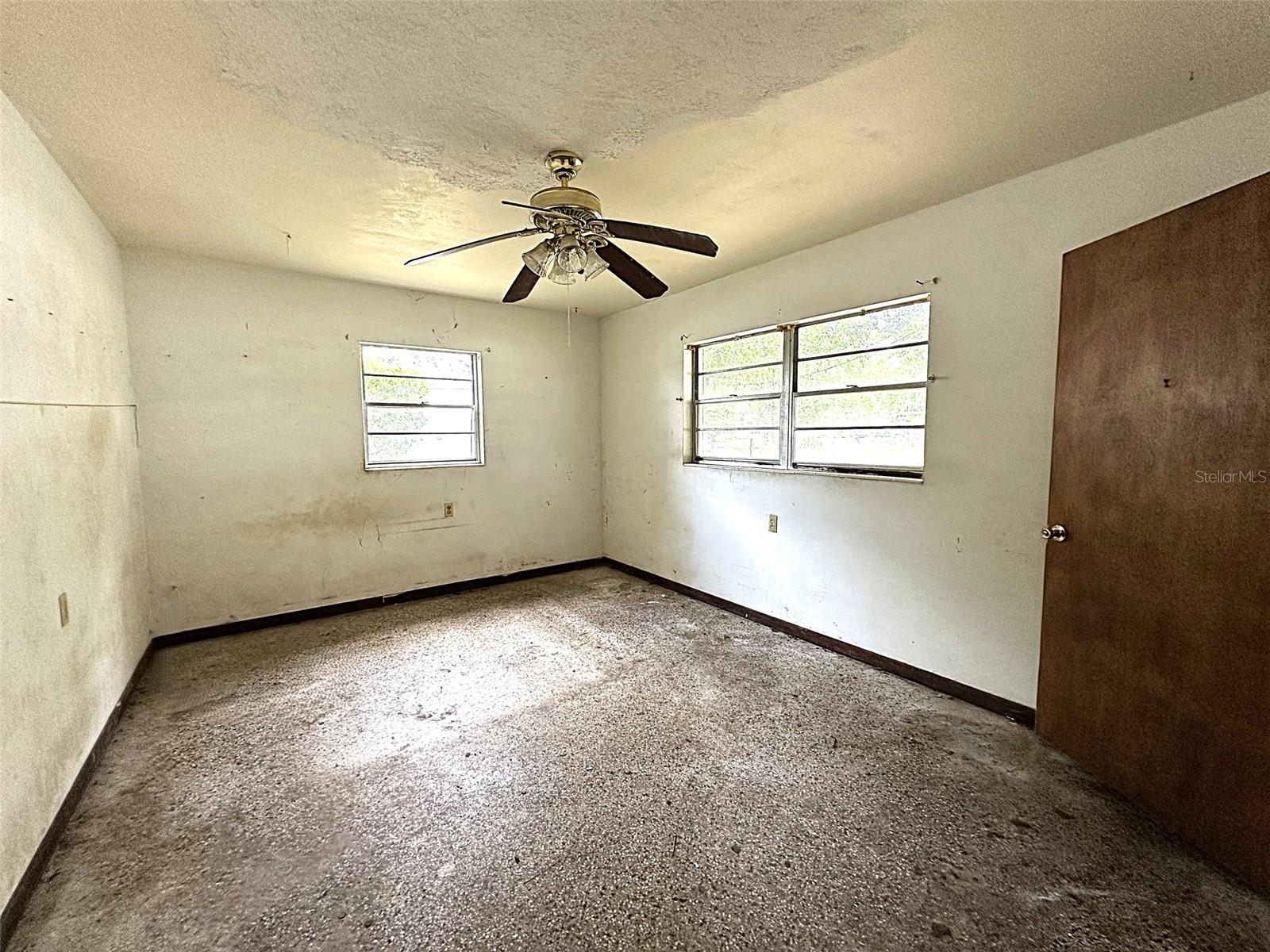 2722 W OAK St KISSIMMEE, FL 34741