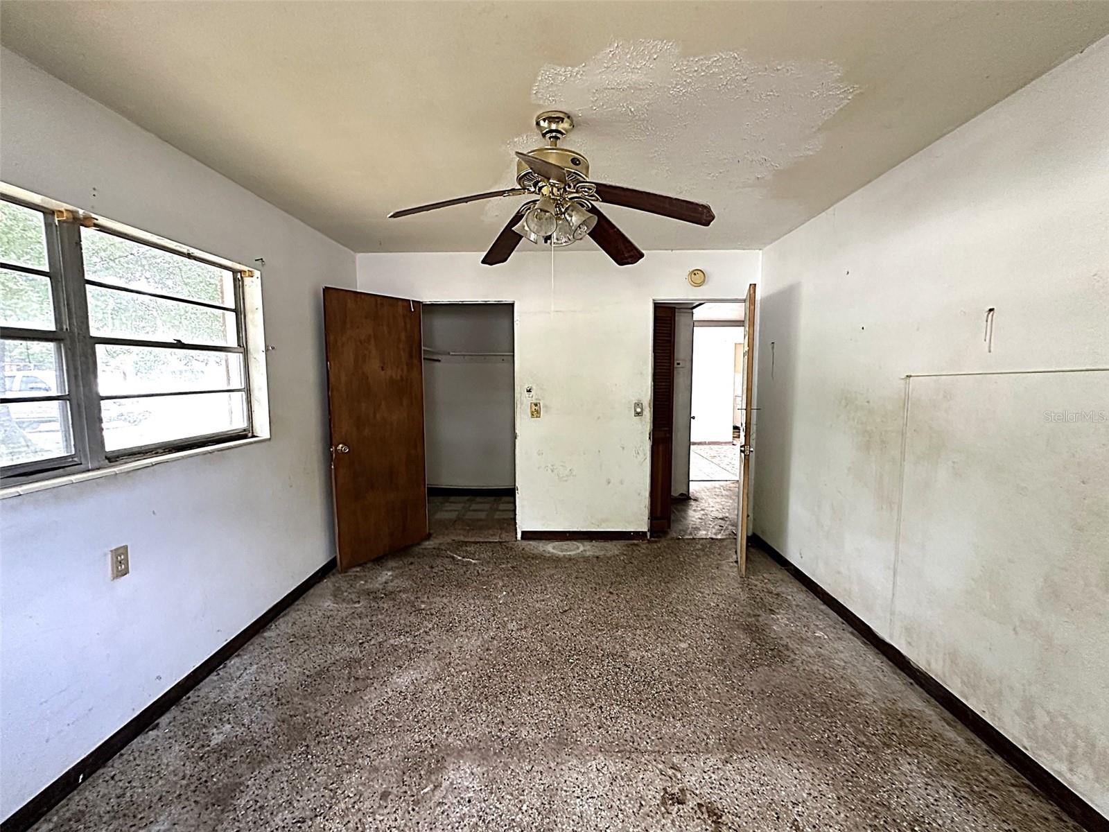 2722 W OAK St KISSIMMEE, FL 34741