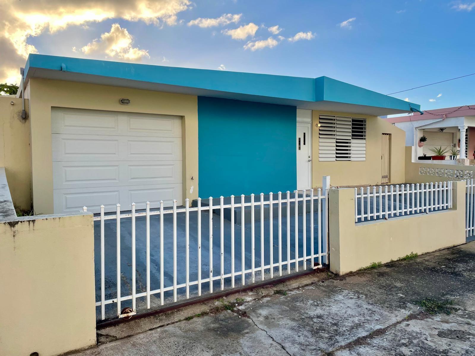 CALLE 28 EXT VERDEMAR #776 PUNTA SANTIAGO, PR 00741