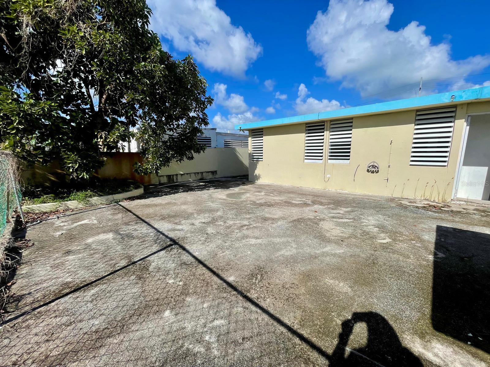 CALLE 28 EXT VERDEMAR #776 PUNTA SANTIAGO, PR 00741