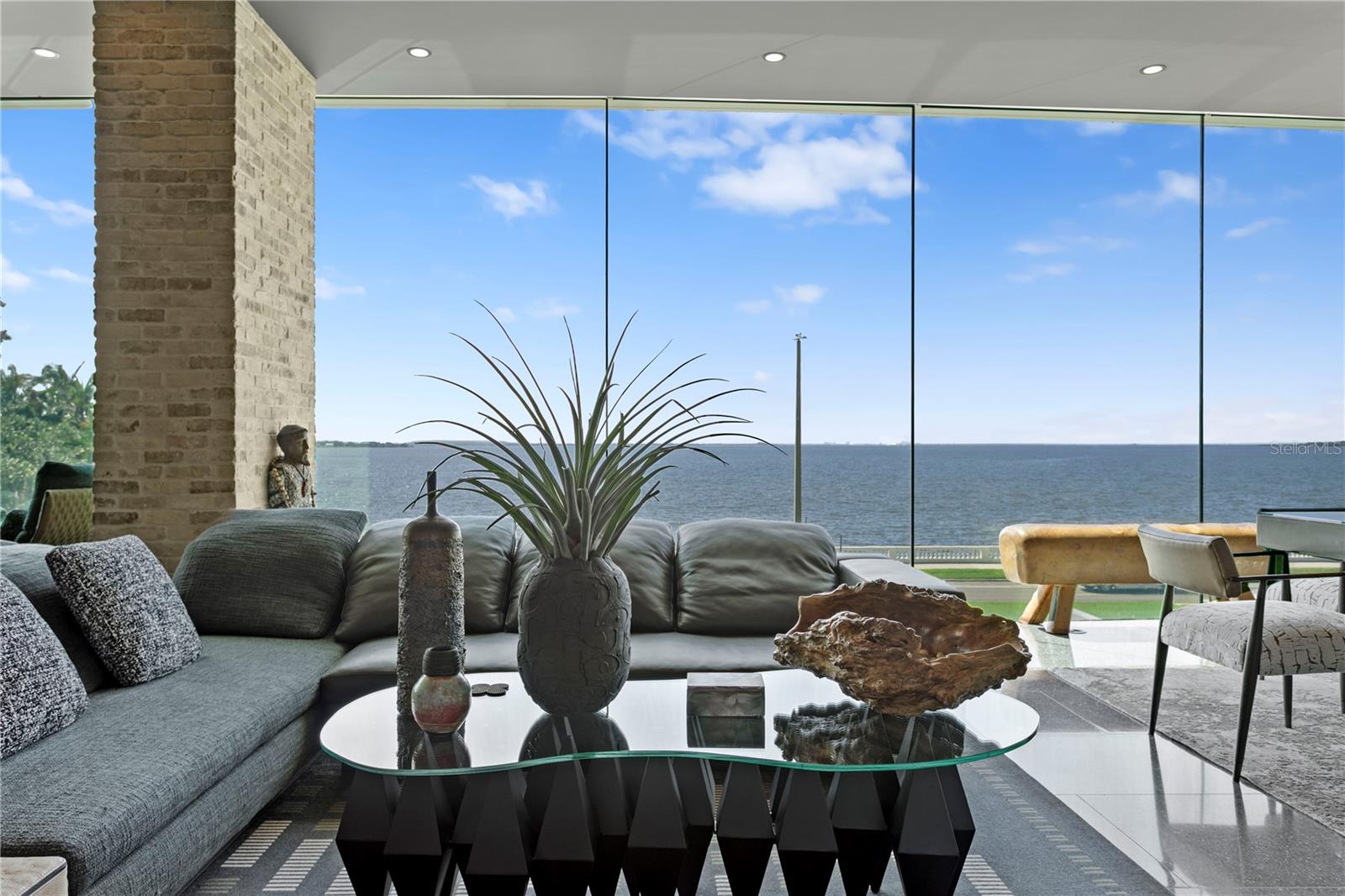 2619 BAYSHORE Blvd #200 TAMPA, FL 33629