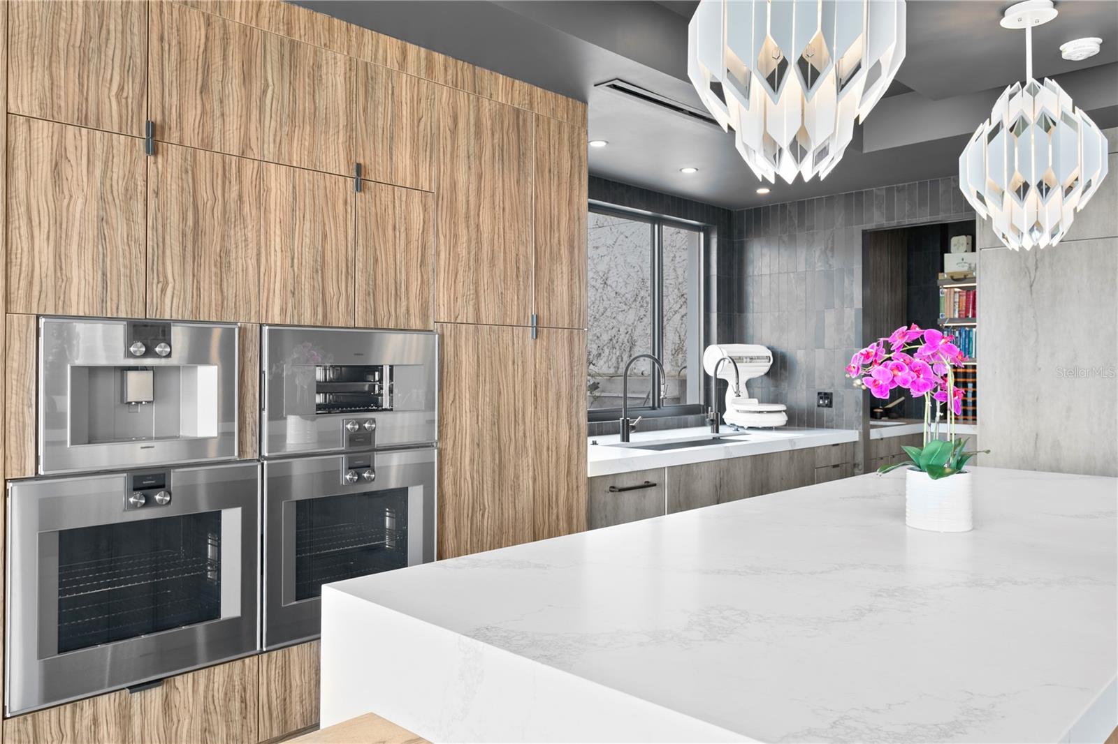 2619 BAYSHORE Blvd #200 TAMPA, FL 33629