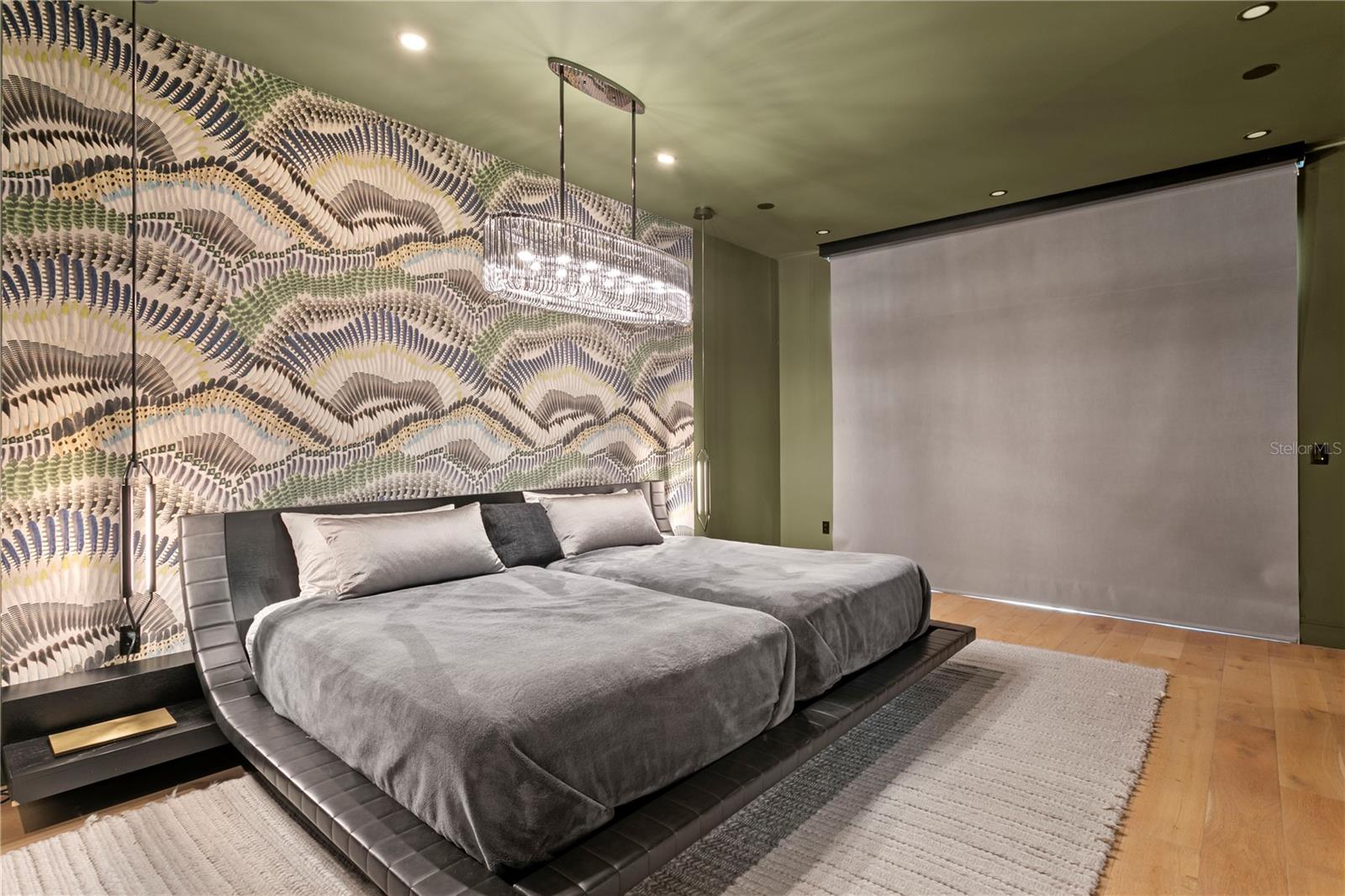 2619 BAYSHORE Blvd #200 TAMPA, FL 33629