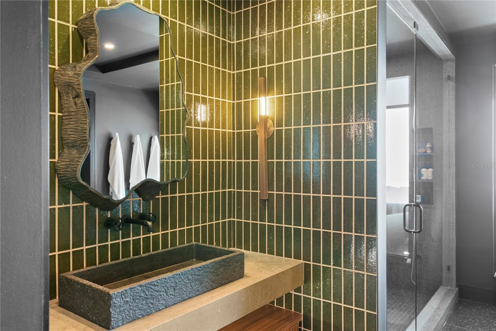 2619 BAYSHORE Blvd #200 TAMPA, FL 33629