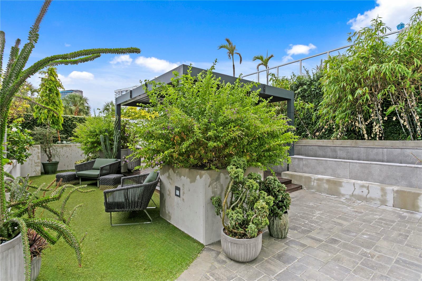 2619 BAYSHORE Blvd #200 TAMPA, FL 33629