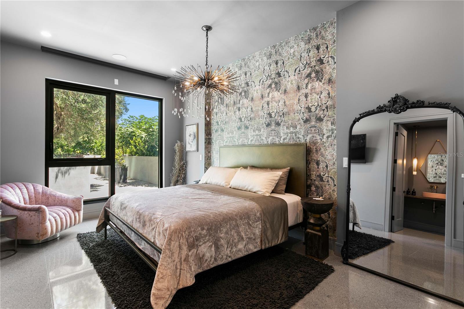 2619 BAYSHORE Blvd #200 TAMPA, FL 33629