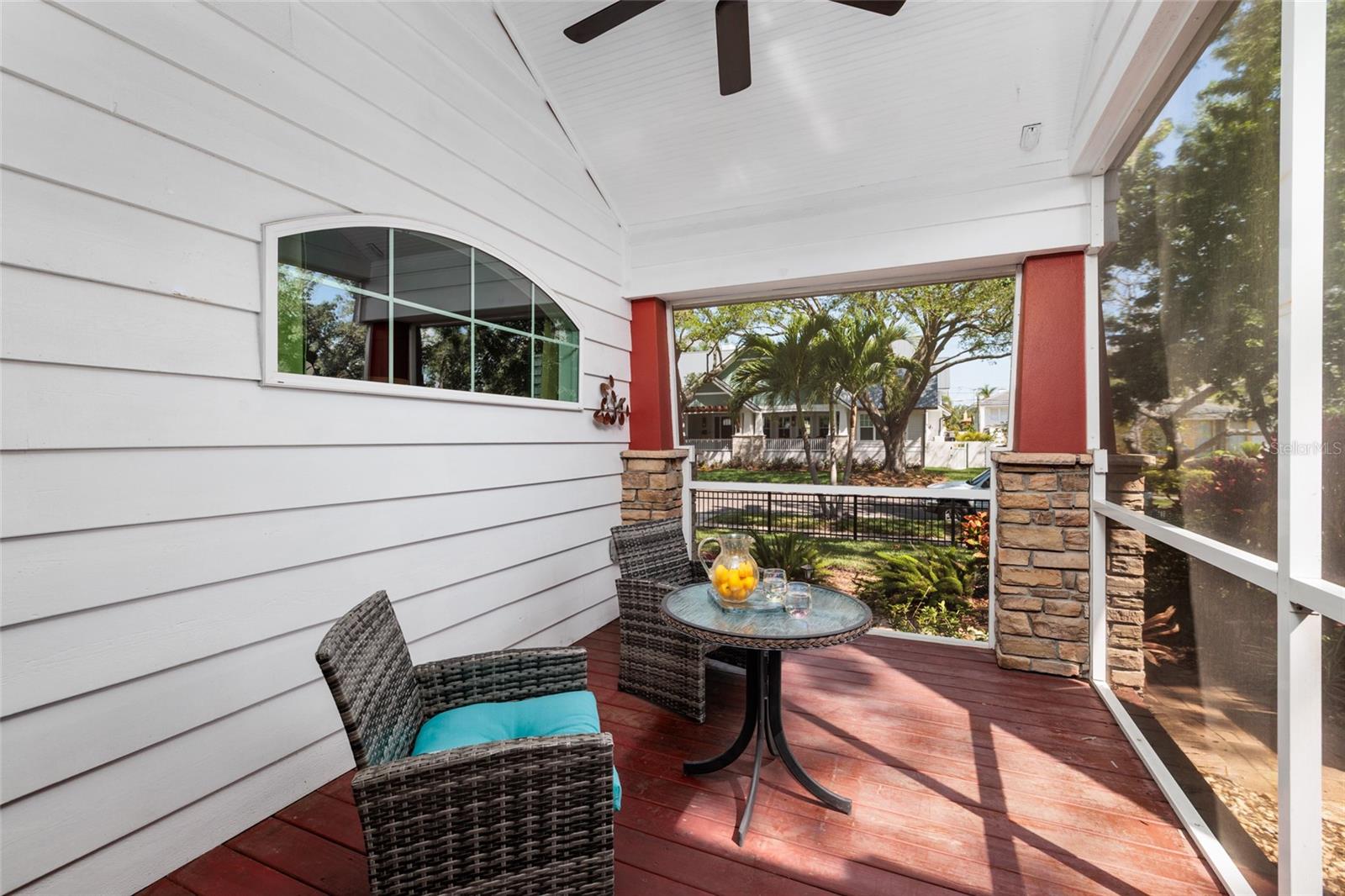 446 21ST Ave ST PETERSBURG, FL 33704