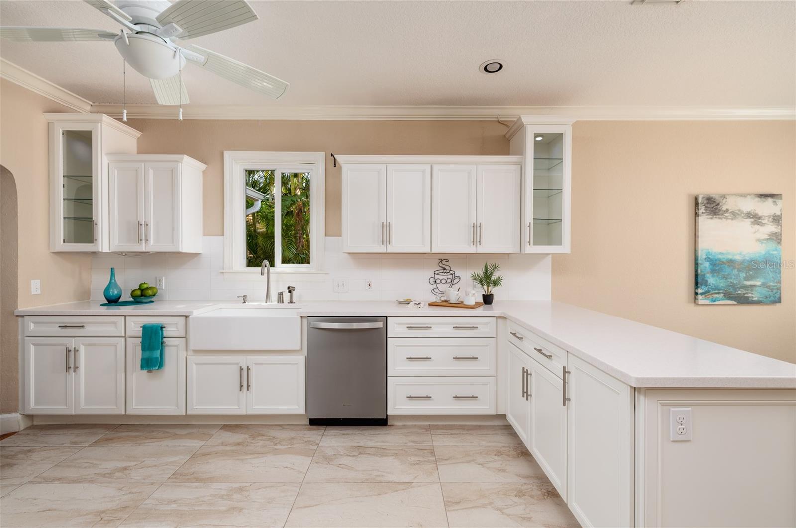 446 21ST Ave ST PETERSBURG, FL 33704