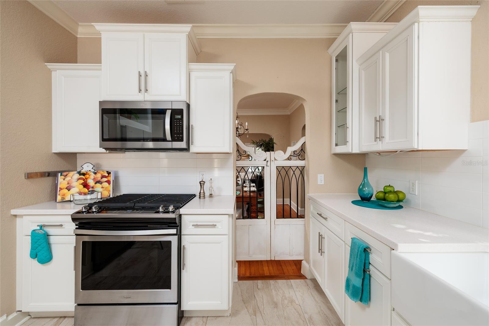 446 21ST Ave ST PETERSBURG, FL 33704