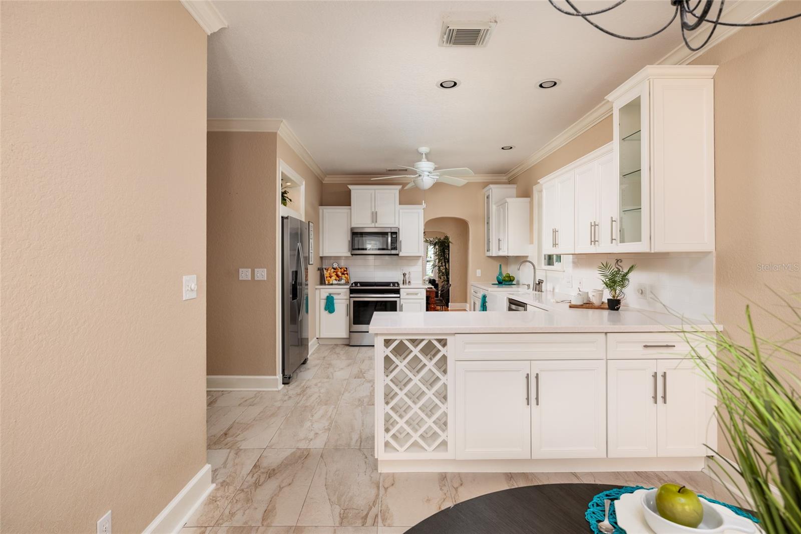 446 21ST Ave ST PETERSBURG, FL 33704