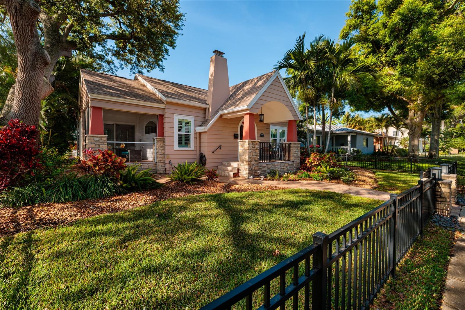 446 21ST Ave ST PETERSBURG, FL 33704