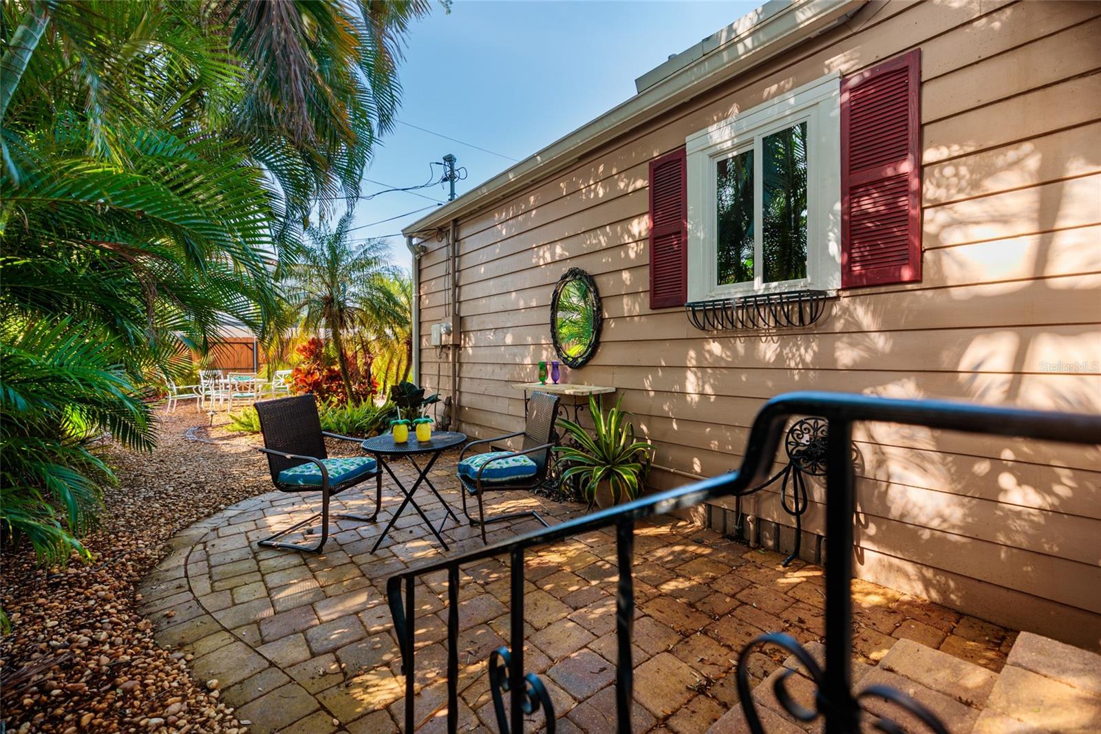 446 21ST Ave ST PETERSBURG, FL 33704