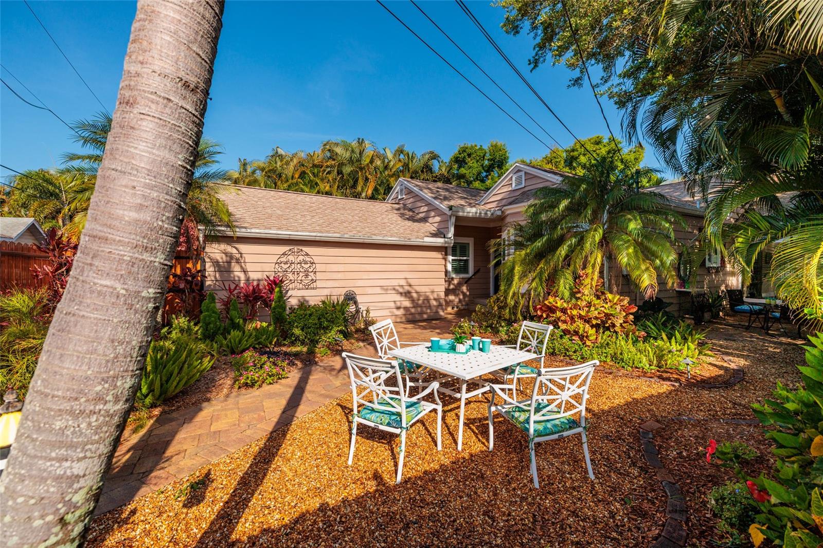 446 21ST Ave ST PETERSBURG, FL 33704