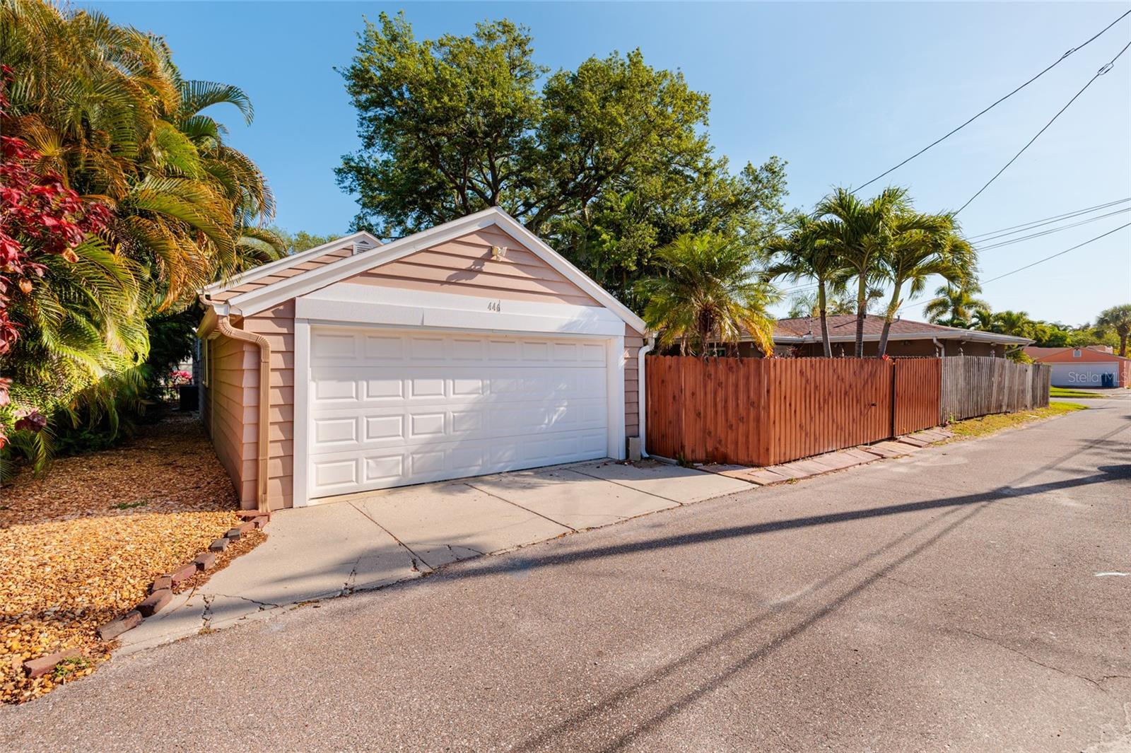 446 21ST Ave ST PETERSBURG, FL 33704