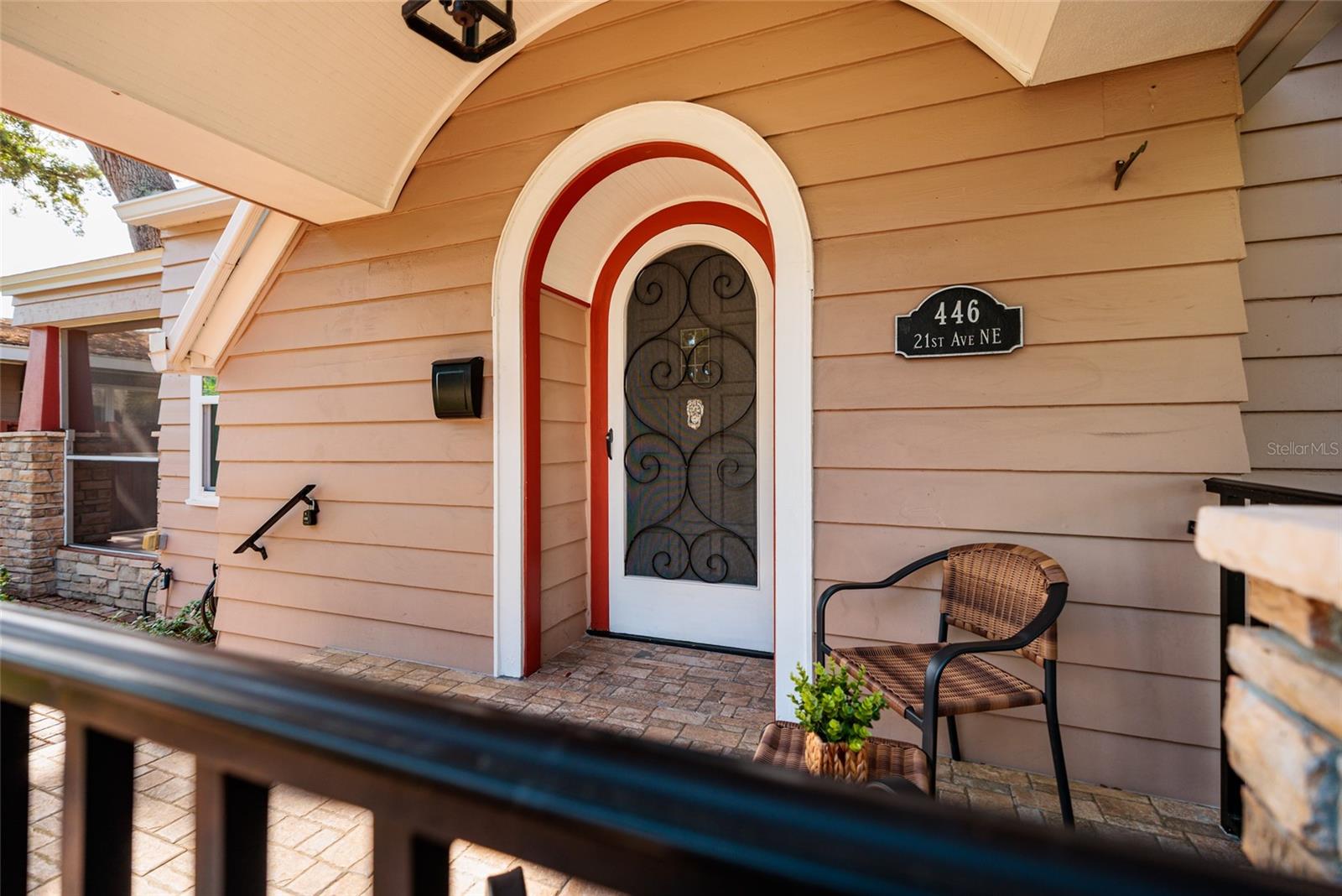 446 21ST Ave ST PETERSBURG, FL 33704