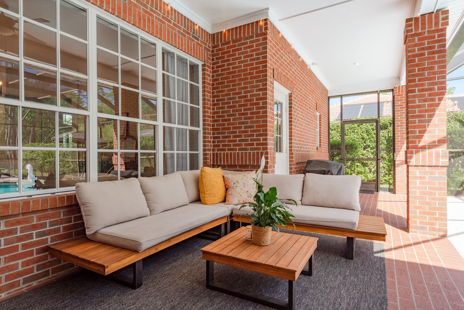 1499 E Lk WOODLANDS Pkwy OLDSMAR, FL 34677