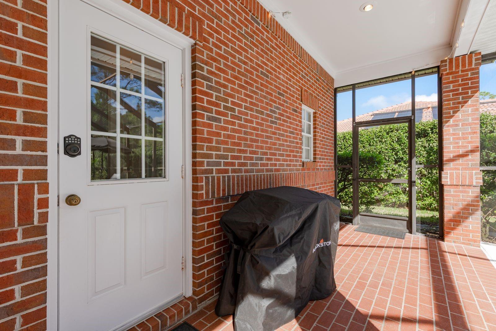 1499 E Lk WOODLANDS Pkwy OLDSMAR, FL 34677