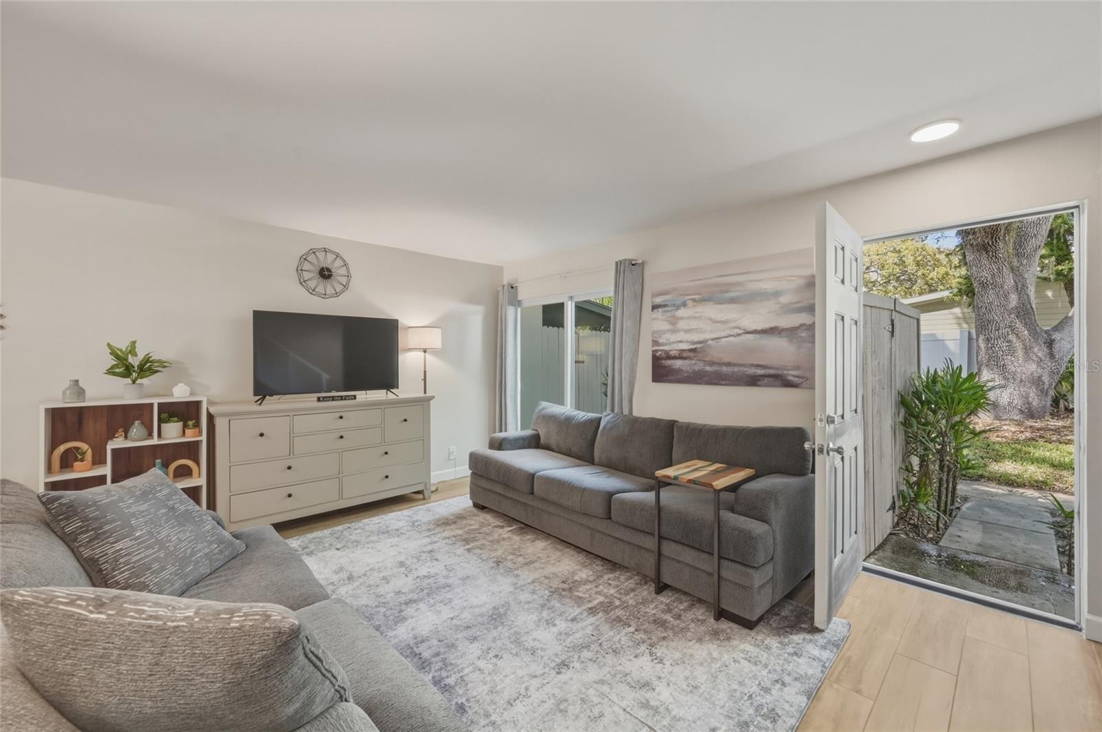 7912 CEDAR Dr #7912 TEMPLE TERRACE, FL 33637