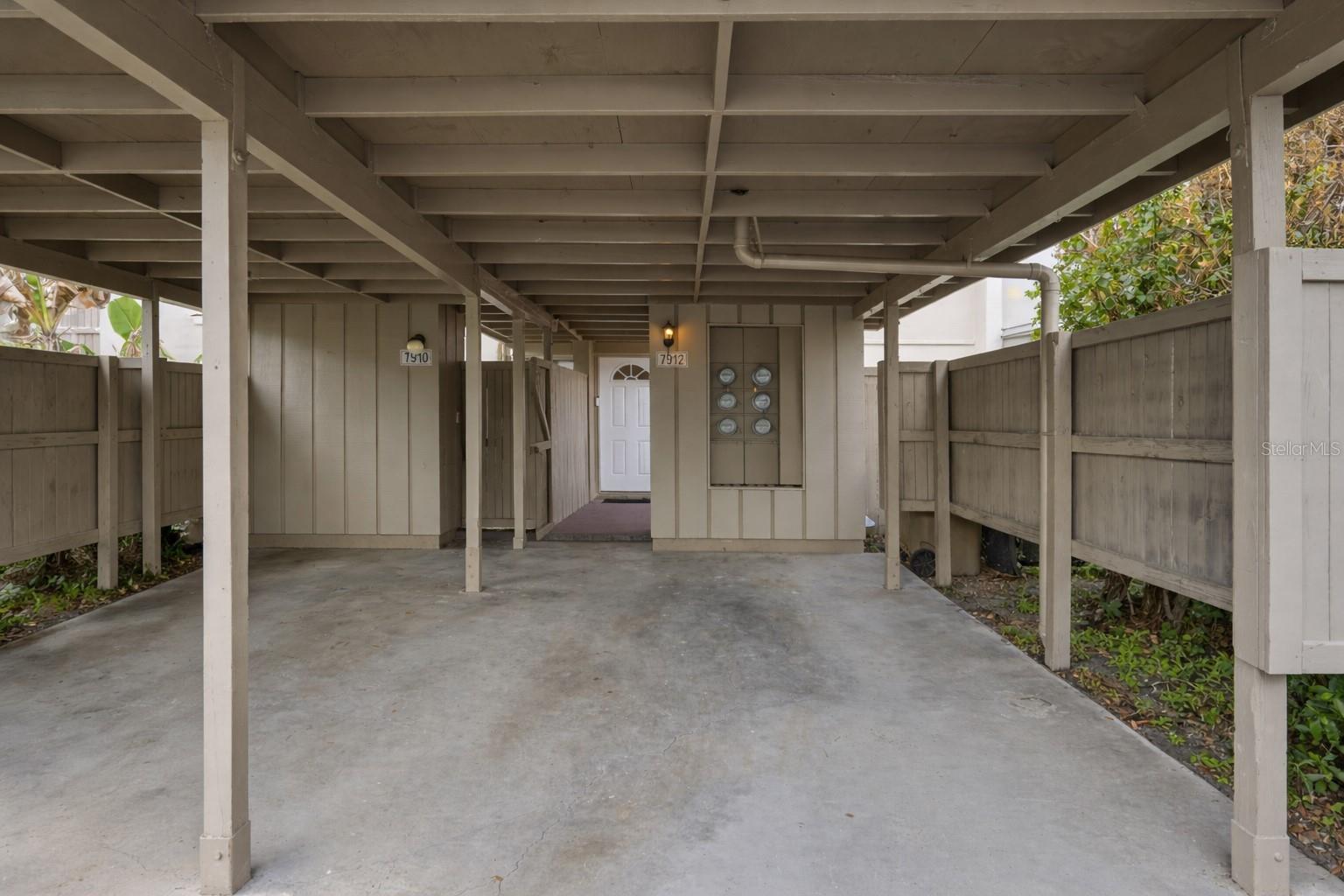 7912 CEDAR Dr #7912 TEMPLE TERRACE, FL 33637