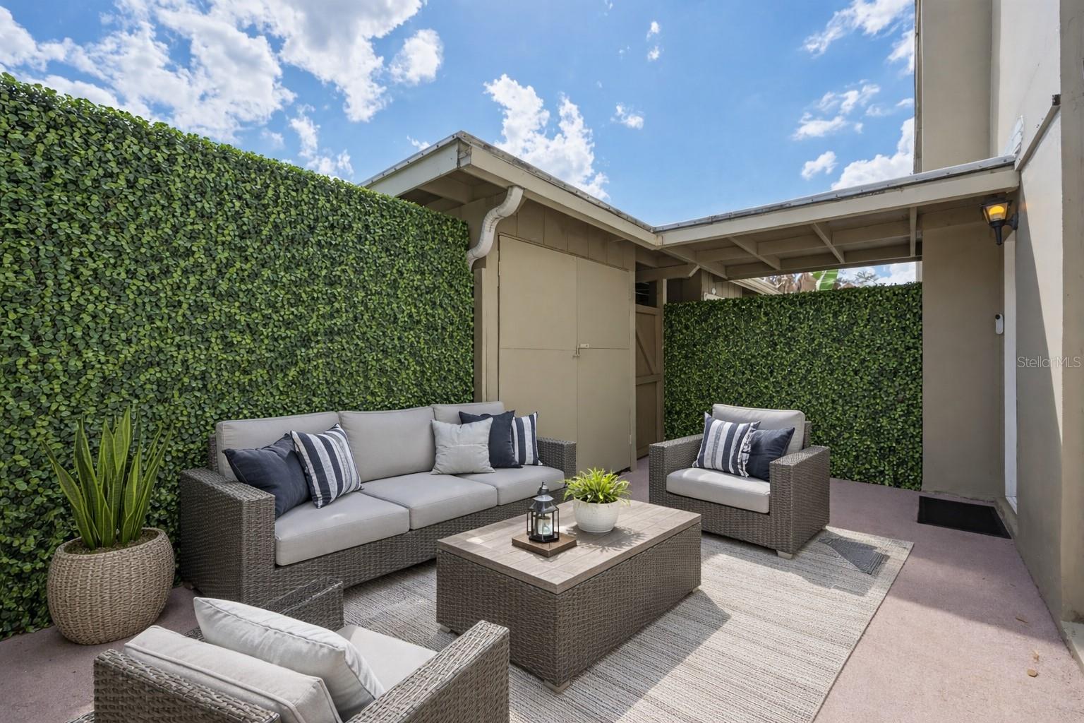 7912 CEDAR Dr #7912 TEMPLE TERRACE, FL 33637