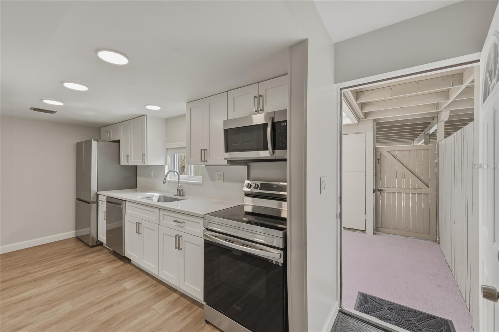 7912 CEDAR Dr #7912 TEMPLE TERRACE, FL 33637