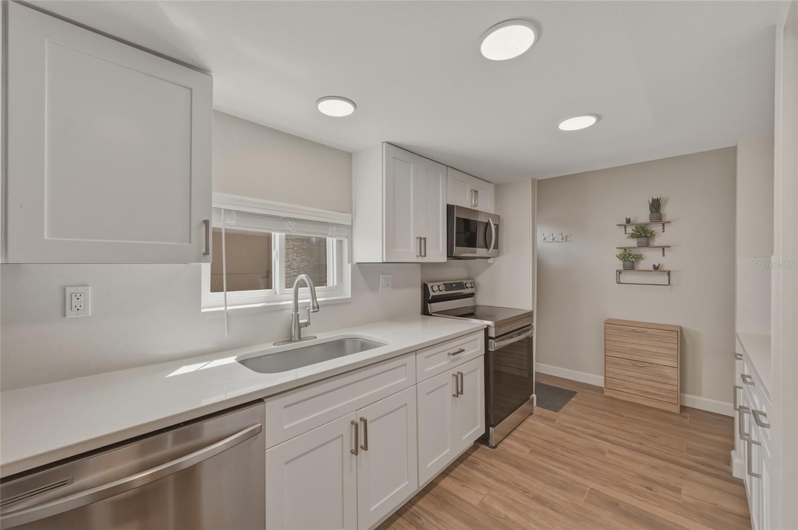 7912 CEDAR Dr #7912 TEMPLE TERRACE, FL 33637