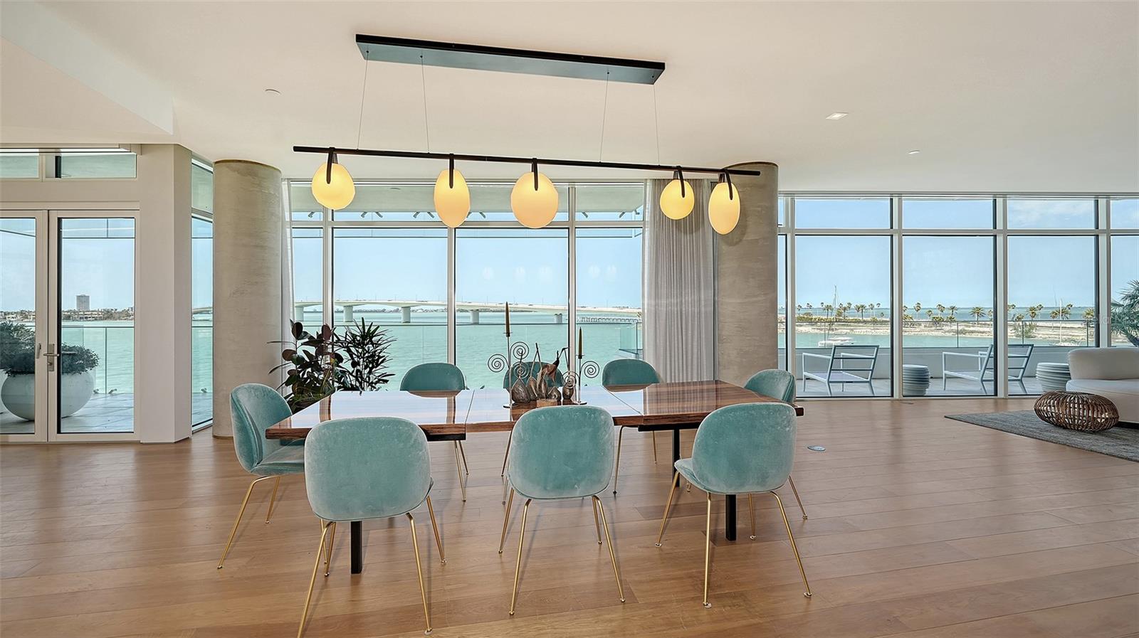 280 GOLDEN GATE Pt #400 SARASOTA, FL 34236