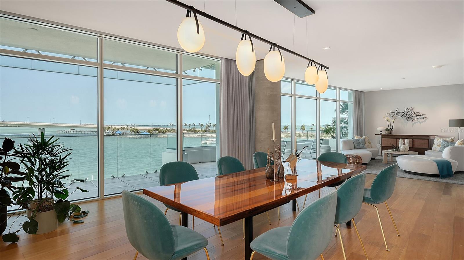 280 GOLDEN GATE Pt #400 SARASOTA, FL 34236