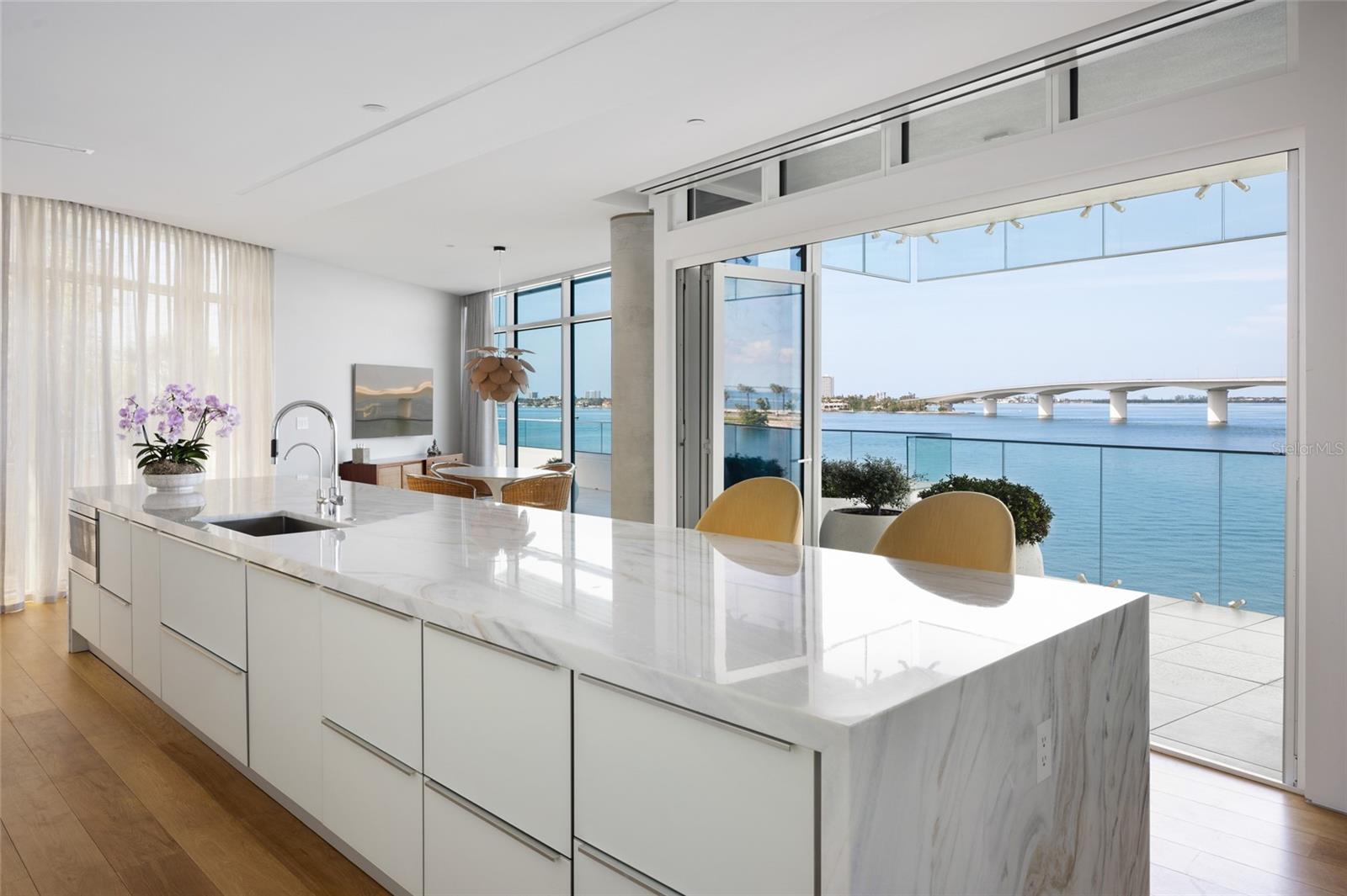 280 GOLDEN GATE Pt #400 SARASOTA, FL 34236