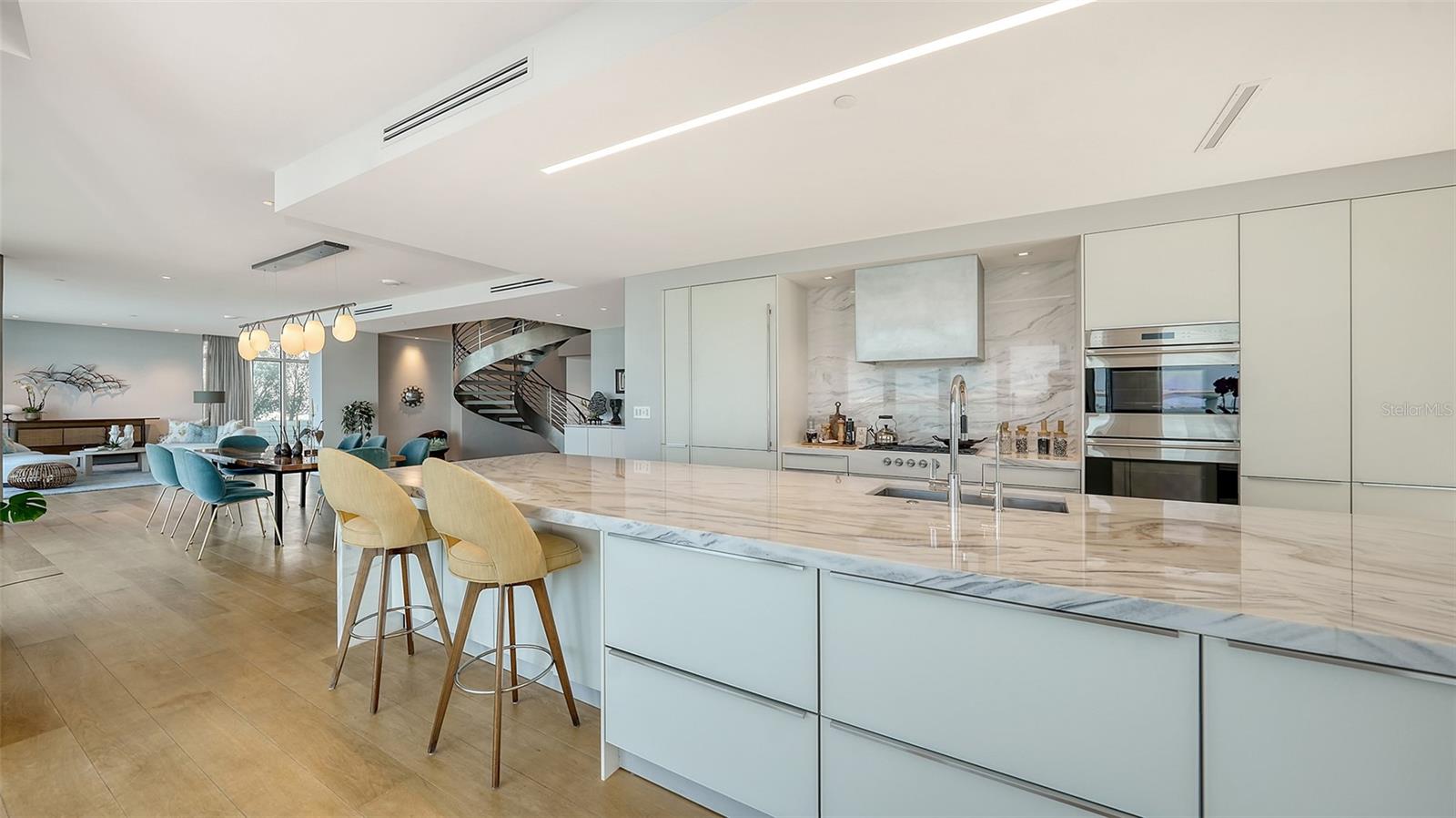 280 GOLDEN GATE Pt #400 SARASOTA, FL 34236