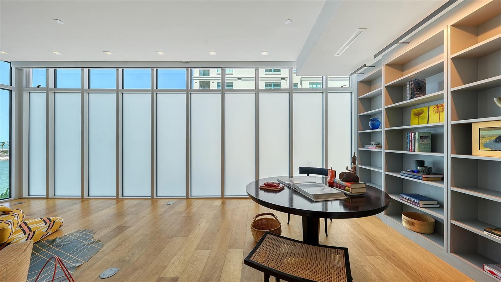 280 GOLDEN GATE Pt #400 SARASOTA, FL 34236