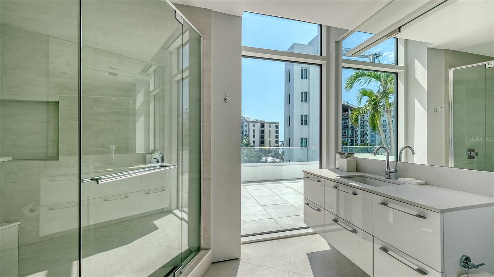 280 GOLDEN GATE Pt #400 SARASOTA, FL 34236