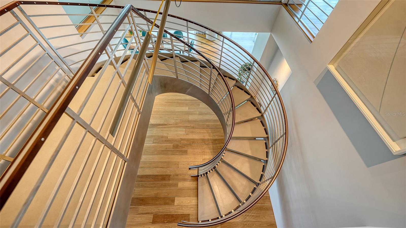 280 GOLDEN GATE Pt #400 SARASOTA, FL 34236