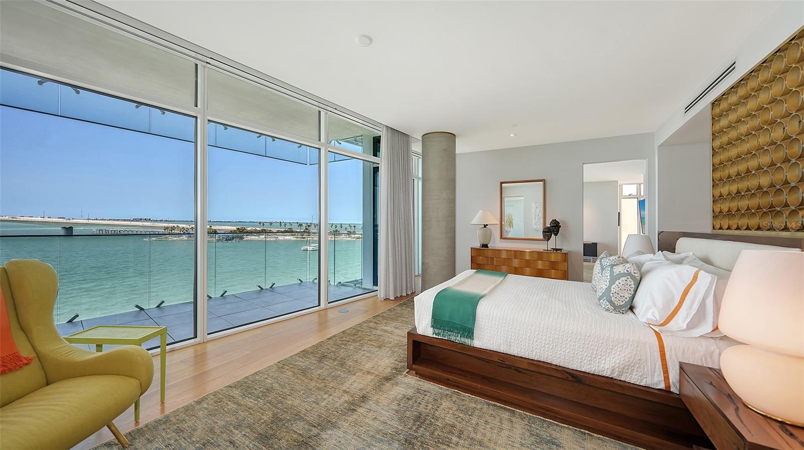 280 GOLDEN GATE Pt #400 SARASOTA, FL 34236