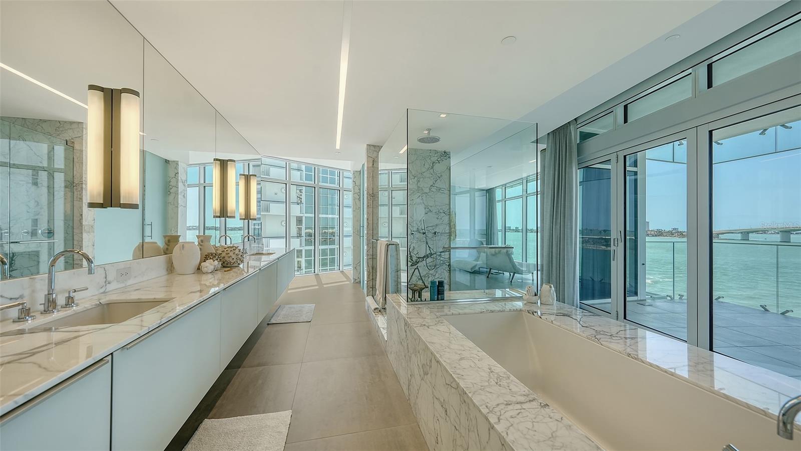 280 GOLDEN GATE Pt #400 SARASOTA, FL 34236