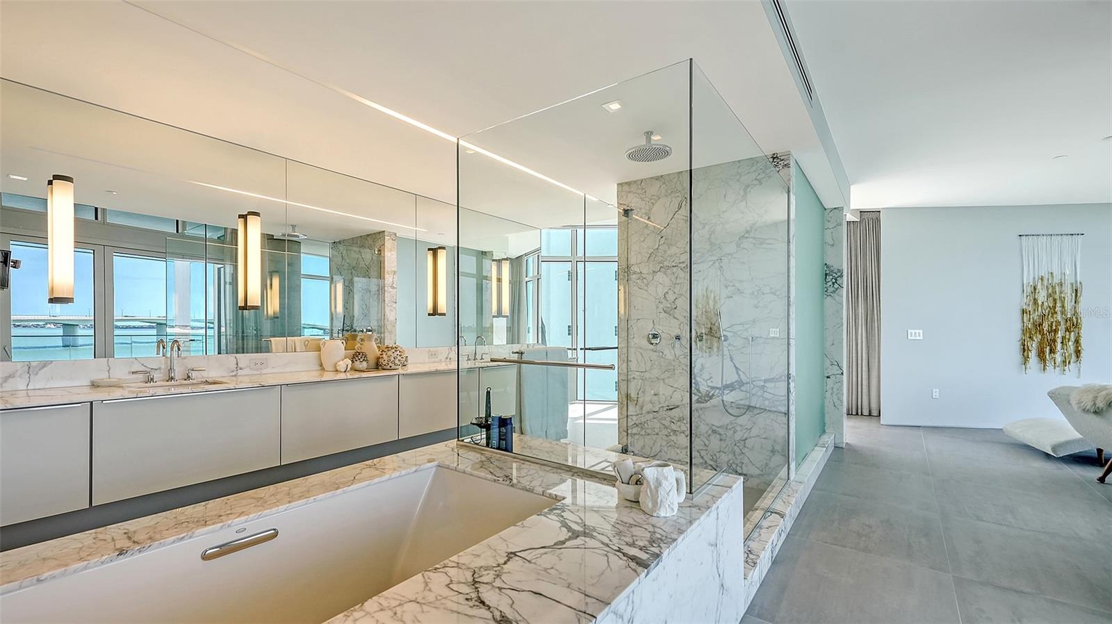 280 GOLDEN GATE Pt #400 SARASOTA, FL 34236