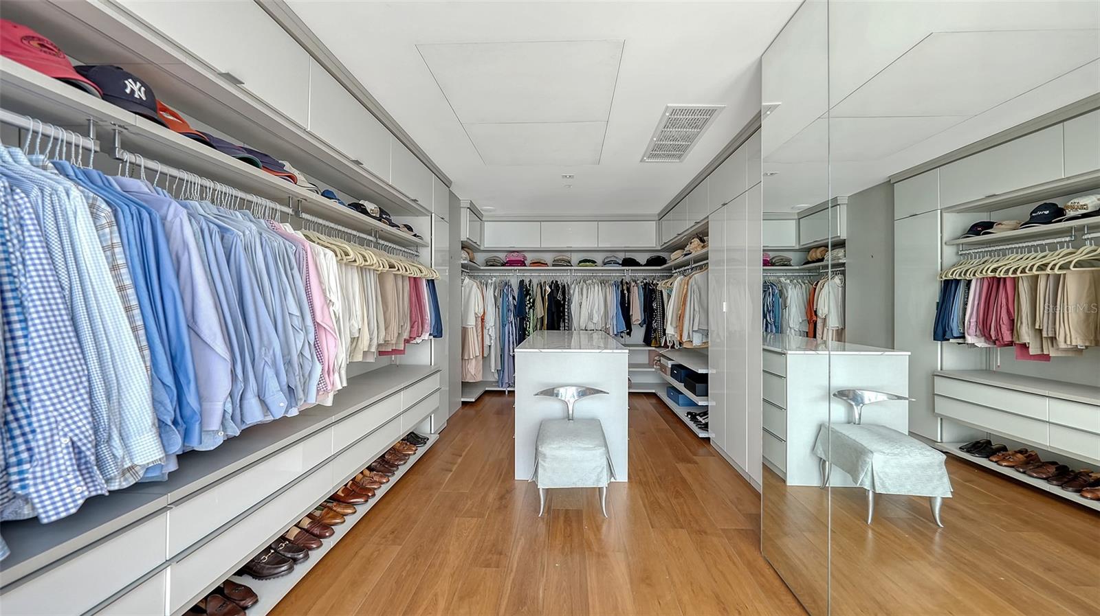 280 GOLDEN GATE Pt #400 SARASOTA, FL 34236