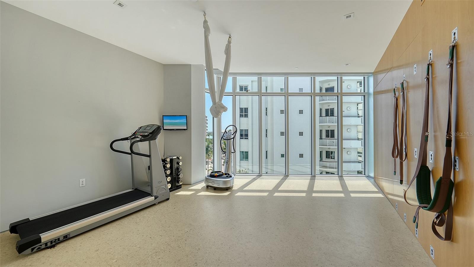 280 GOLDEN GATE Pt #400 SARASOTA, FL 34236