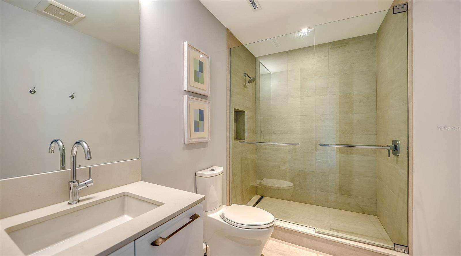 280 GOLDEN GATE Pt #400 SARASOTA, FL 34236