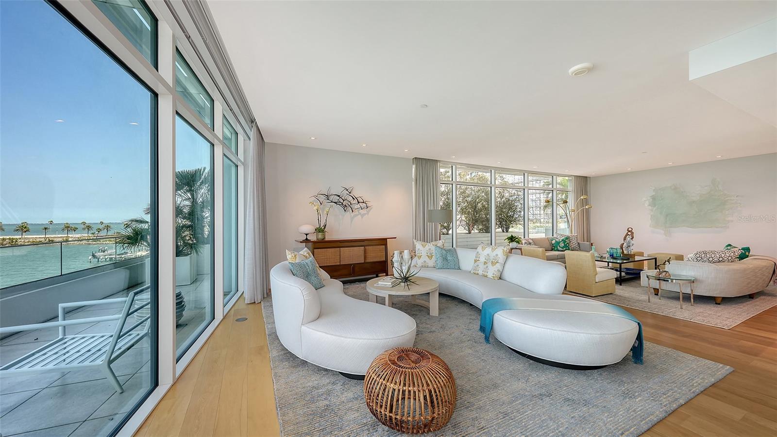 280 GOLDEN GATE Pt #400 SARASOTA, FL 34236