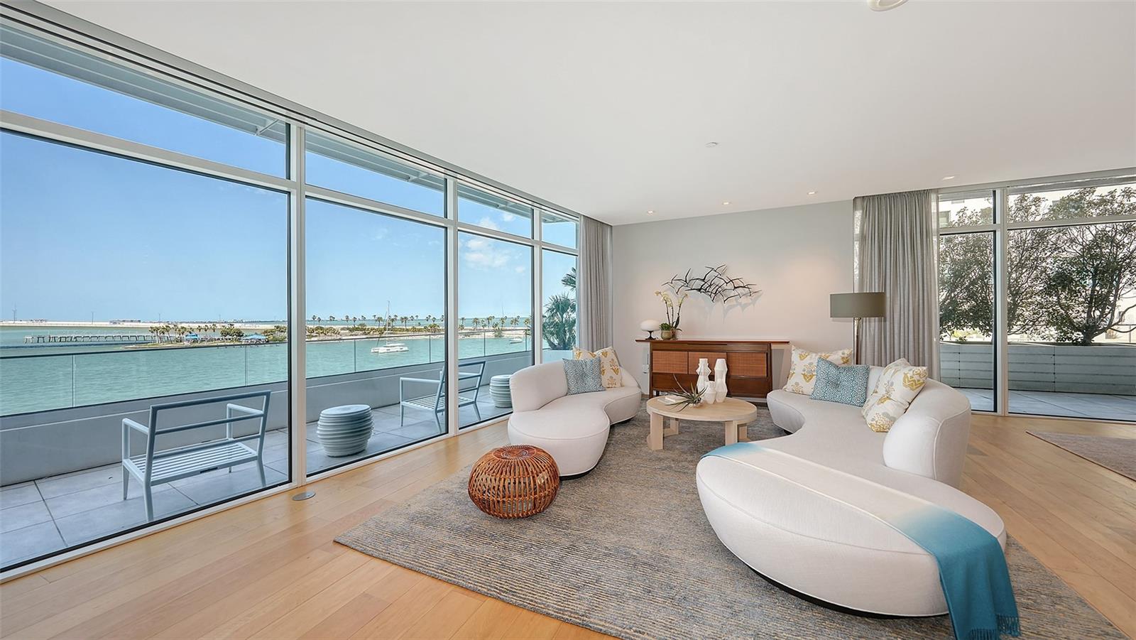 280 GOLDEN GATE Pt #400 SARASOTA, FL 34236