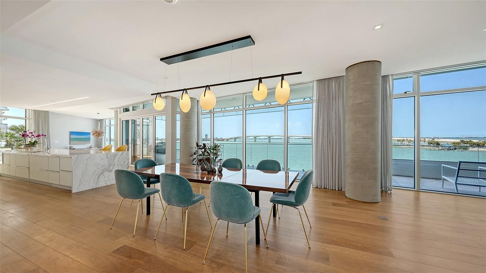 280 GOLDEN GATE Pt #400 SARASOTA, FL 34236