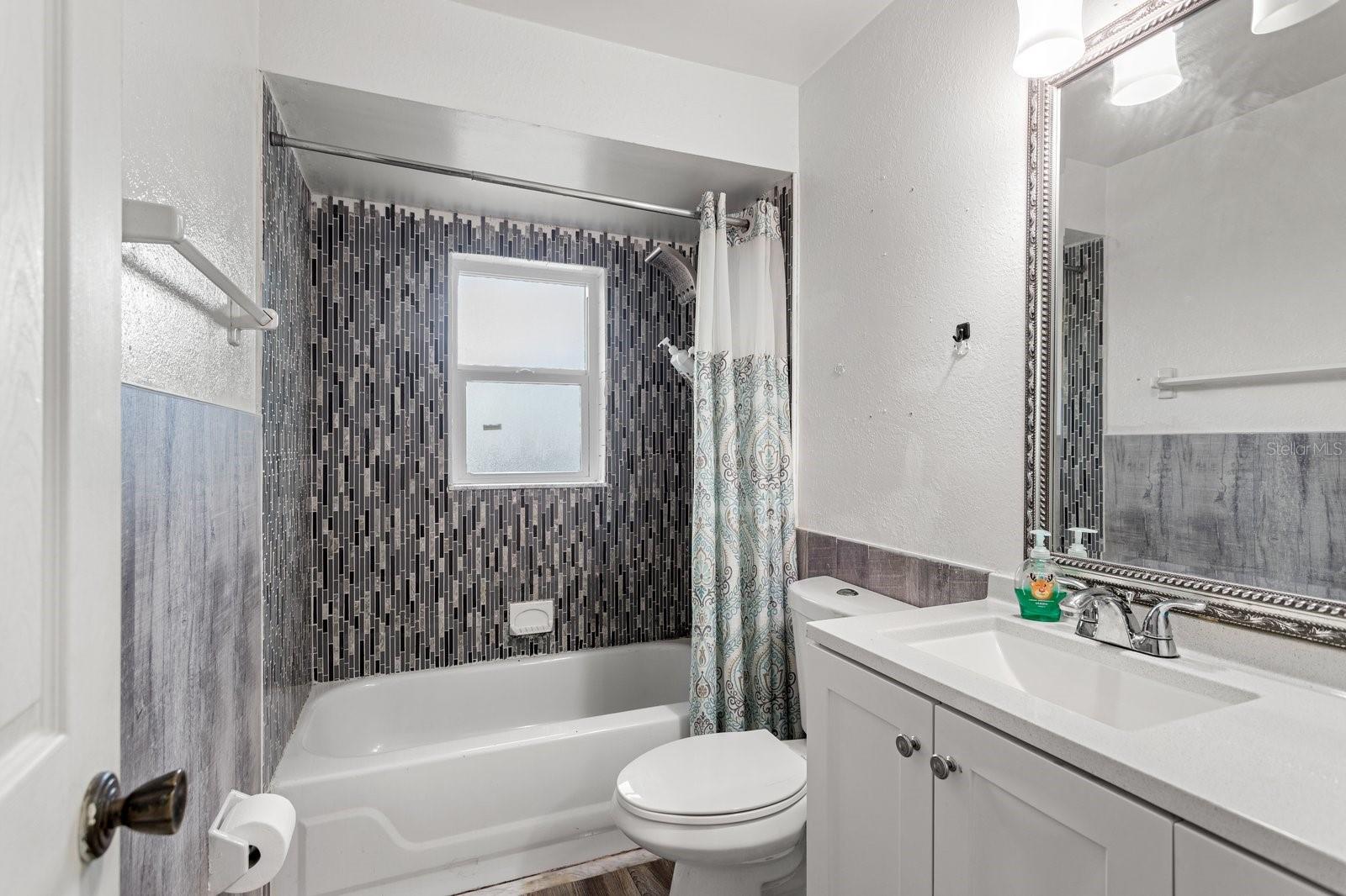 2356 Vly Ave KISSIMMEE, FL 34744