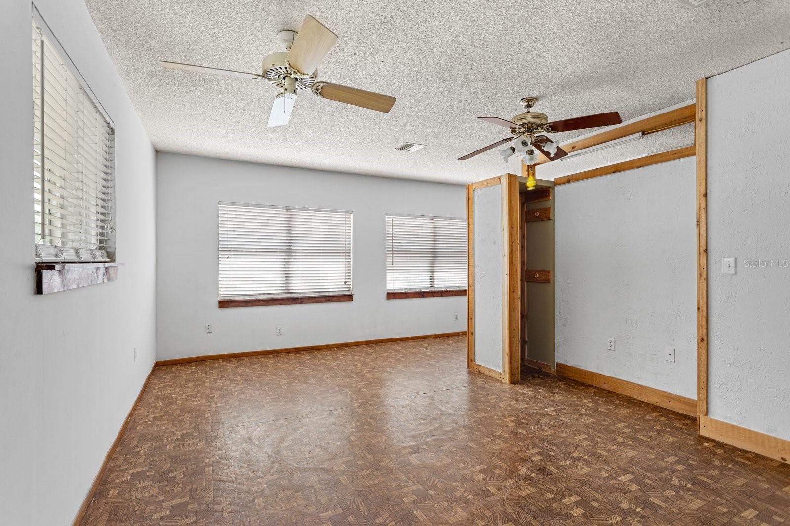 2356 Vly Ave KISSIMMEE, FL 34744