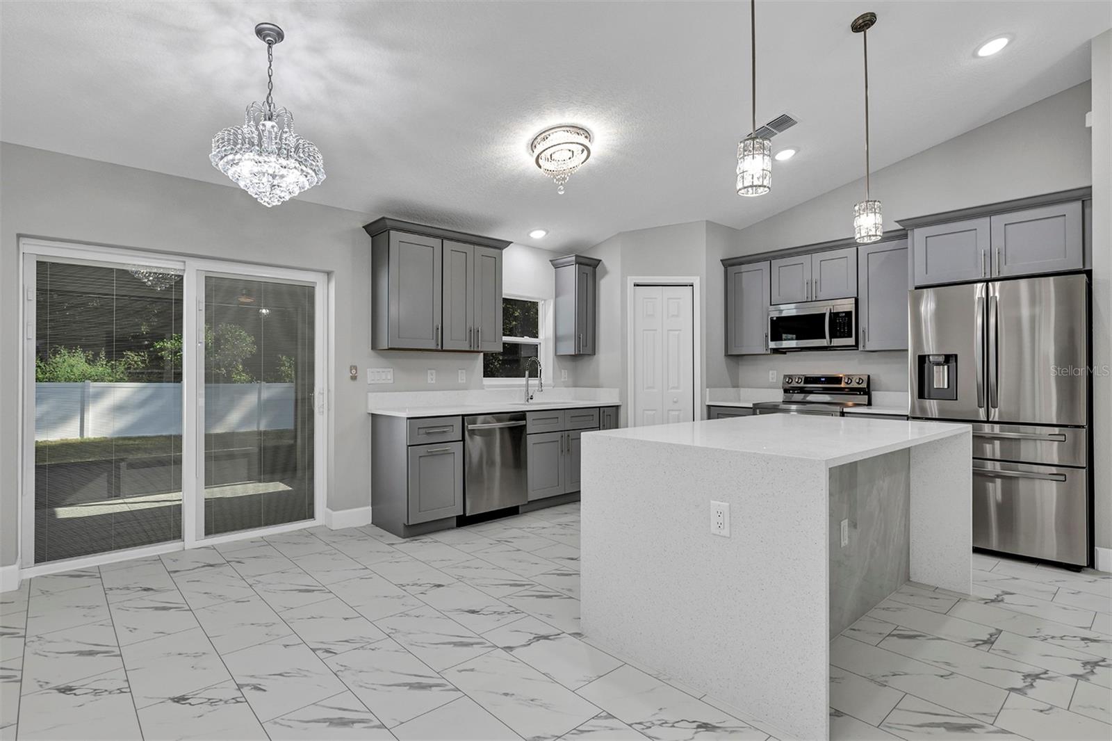 4389 SE 131ST Ln BELLEVIEW, FL 34420