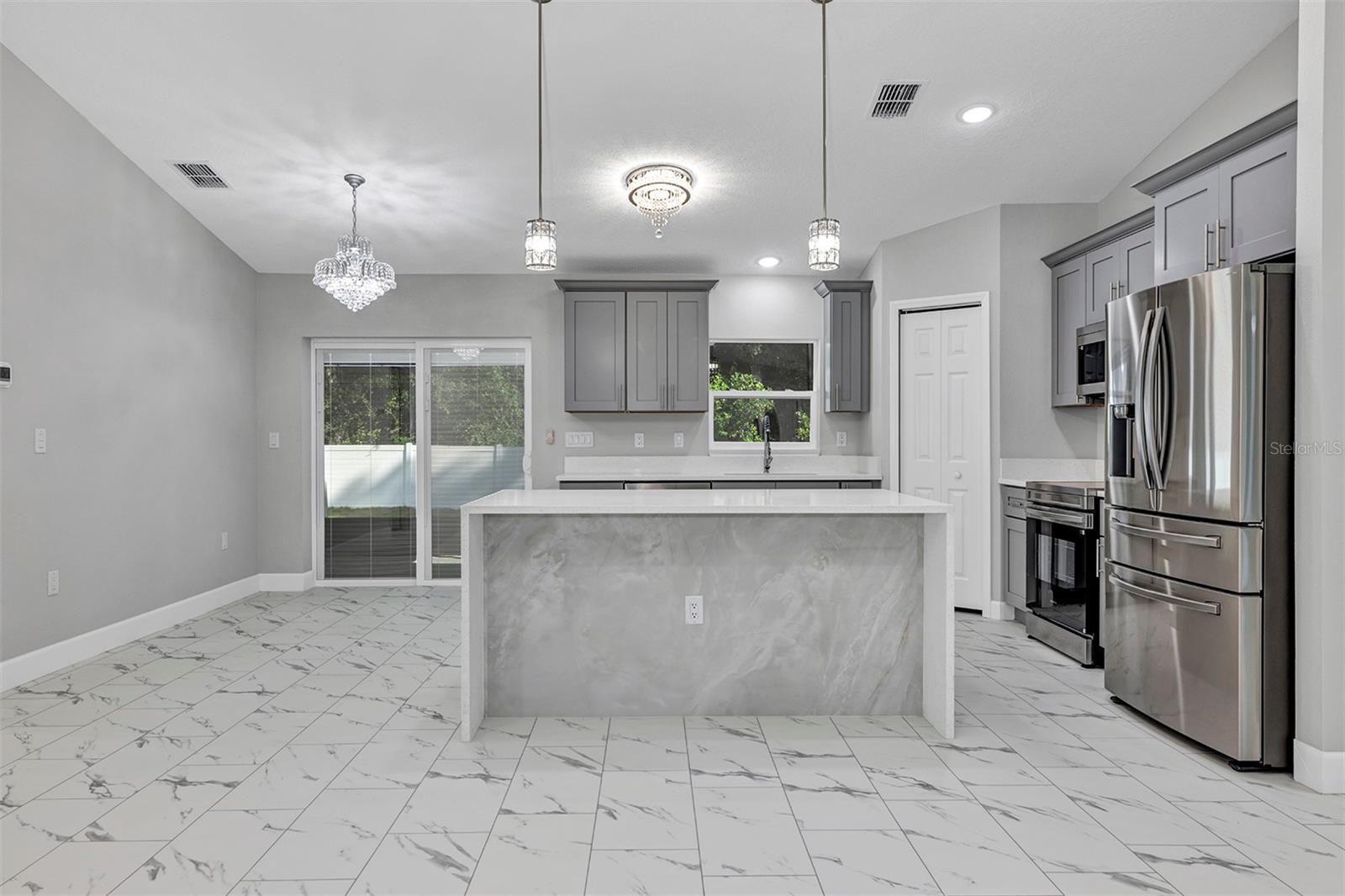 4389 SE 131ST Ln BELLEVIEW, FL 34420