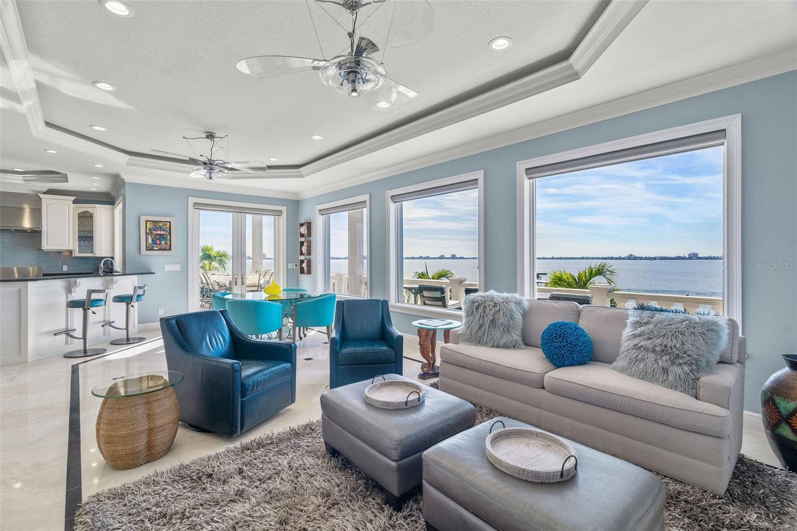 5907 BAYVIEW Cir GULFPORT, FL 33707